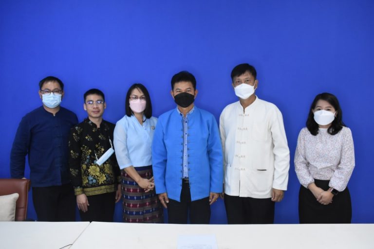 ปฏิบัติการขับเคลื่อนหลักปรัชญาของเศรษฐกิจพอเพียงสู่การปฏิบัติของ 102 โรงเรียนในสังกัด