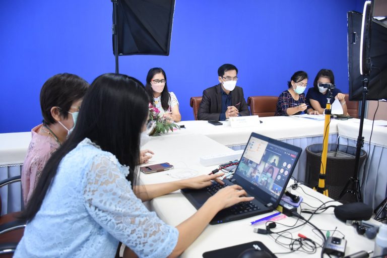 ประชุมออนไลน์ แนวทางเบิกจ่ายโครงการเงินกู้เพื่อแก้ปัญหาเศรษฐกิจและสังคม